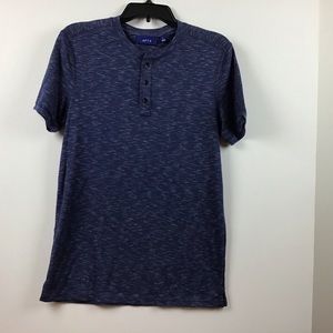 Men’s,3 button neck tee.